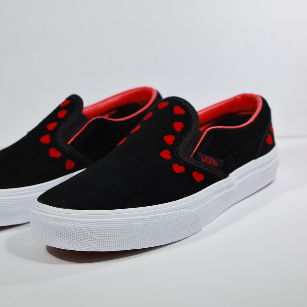 New Limited Vans Classic Slip-on little kids Black and Red Heart size 3 UY